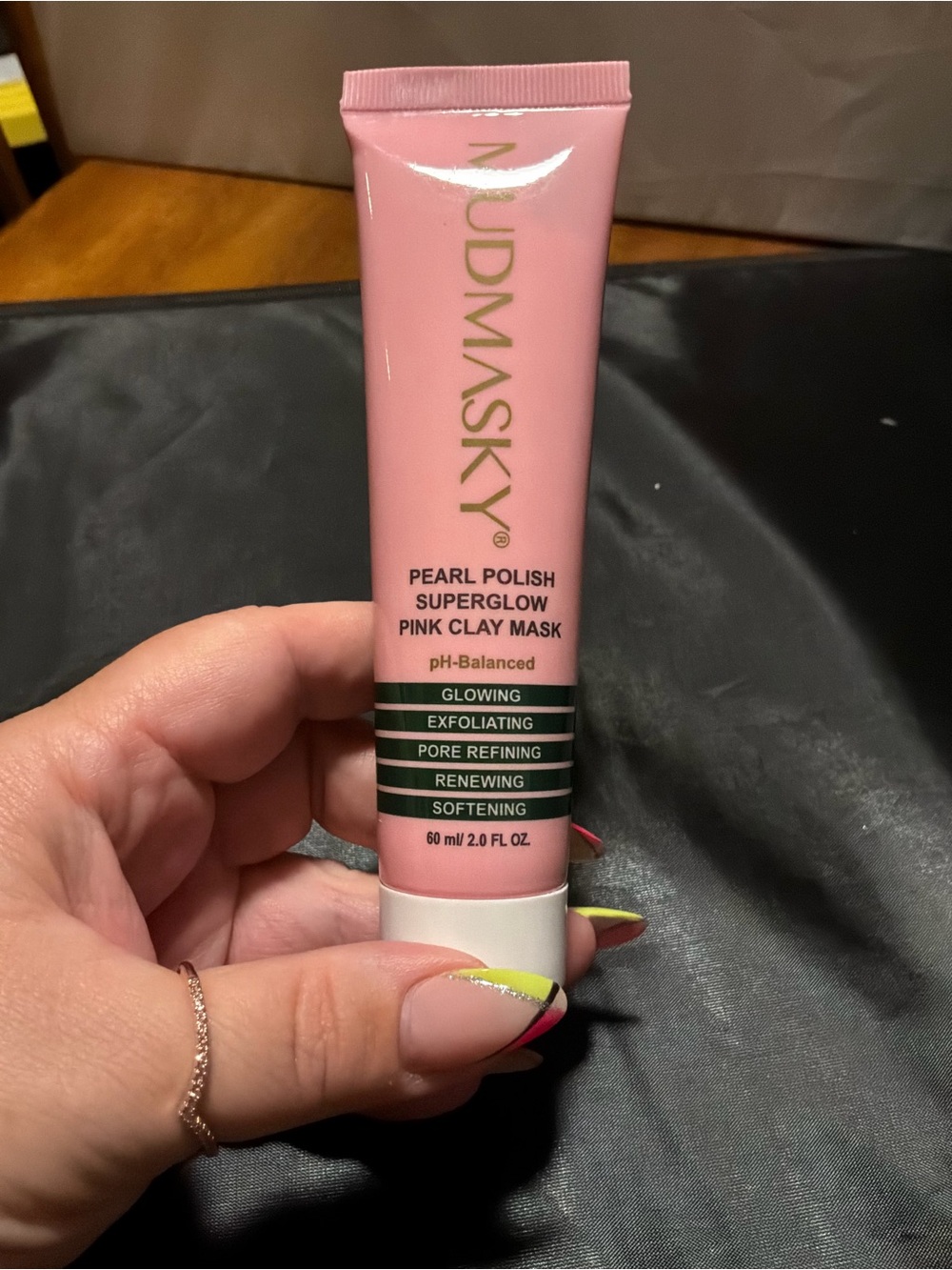 Mudmasky Pink Pearl Polish Superglow Clay Mask - Pink
